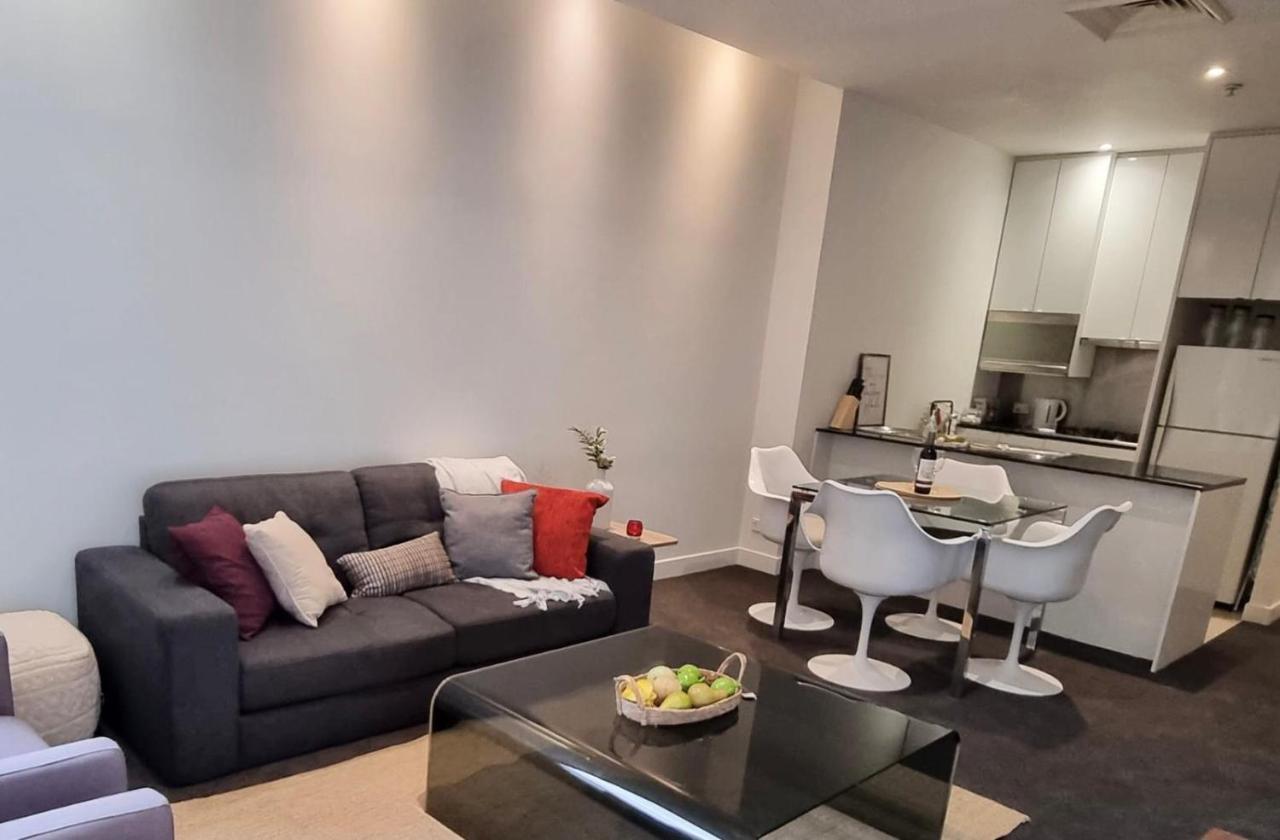 Collins Central 2-Bd Apartment With Pre-Reserve Parking เมลเบิร์น ภายนอก รูปภาพ