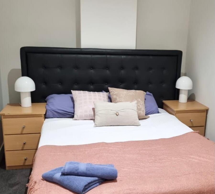 Collins Central 2-Bd Apartment With Pre-Reserve Parking เมลเบิร์น ภายนอก รูปภาพ